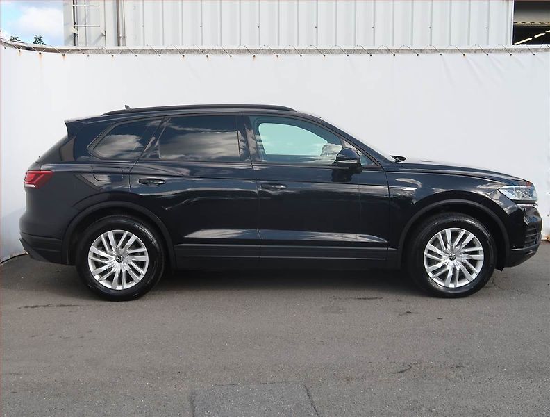 Volkswagen Touareg (2021) 3.0 TDI, 4x4,Automat,V6 TDI - fotka 6 z 26