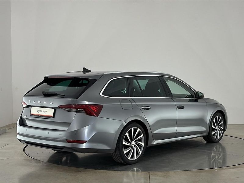 Škoda Octavia Style DSG - fotka 2 z 28