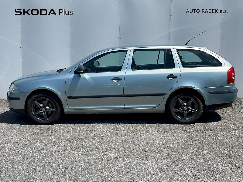 Škoda Octavia (2011) 1.6 MPI Tour Trumf Combi - fotka 3 z 24