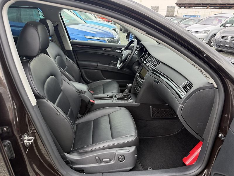 Škoda Superb 1.6 TDI DSG ELEGANCE  - fotka 10 z 13