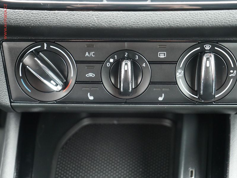 Škoda Scala (2022) 1.0 TSi, ČR, Ambition - fotka 12 z 16
