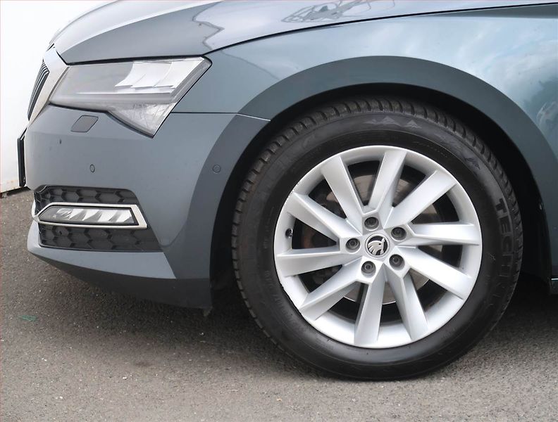 Škoda Superb (2019) Ambition Plus 2.0 TDI, Automat - fotka 15 z 25