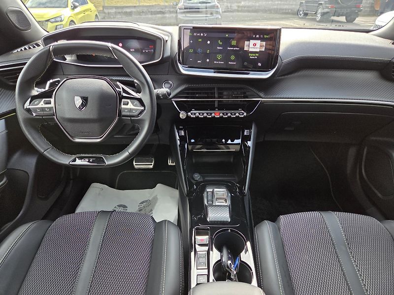 Peugeot 2008 (2024) 1.2 PT 130 GT EAT8 - fotka 13 z 30