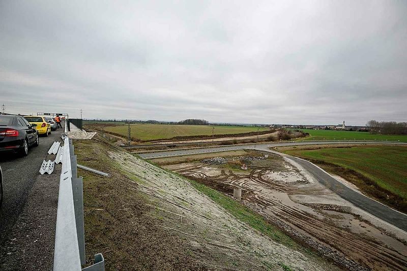 Fototermín v rámci ukázky postupu stavby dálnice D1 Říkovice–Přerov, 14. listopadu 2025, Přerov.