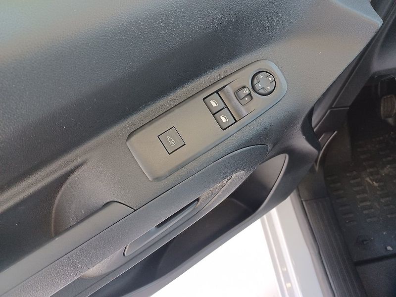 Opel Combo (2026) Crew Van L2 1,5CDTI 102k MT6 - fotka 12 z 28