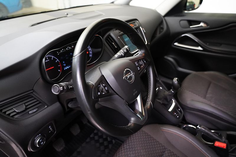 Opel Zafira - fotka 14 z 24