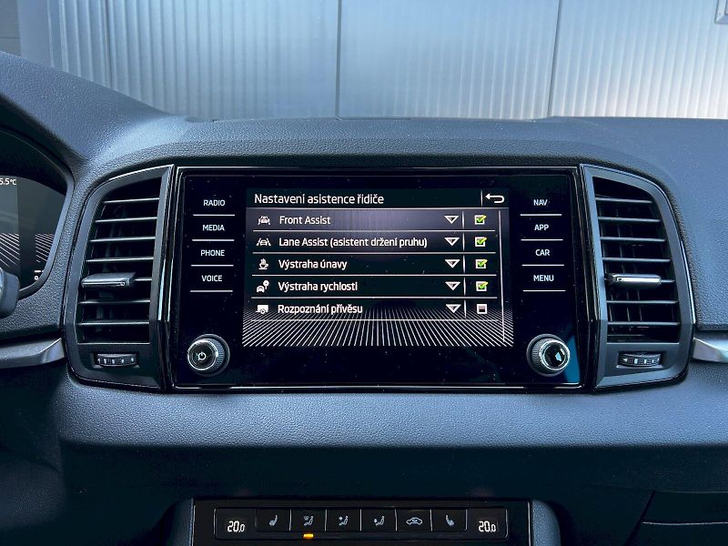 Škoda Karoq (2024) 2.0 TDI 85kW MP6 Selection - fotka 16 z 35