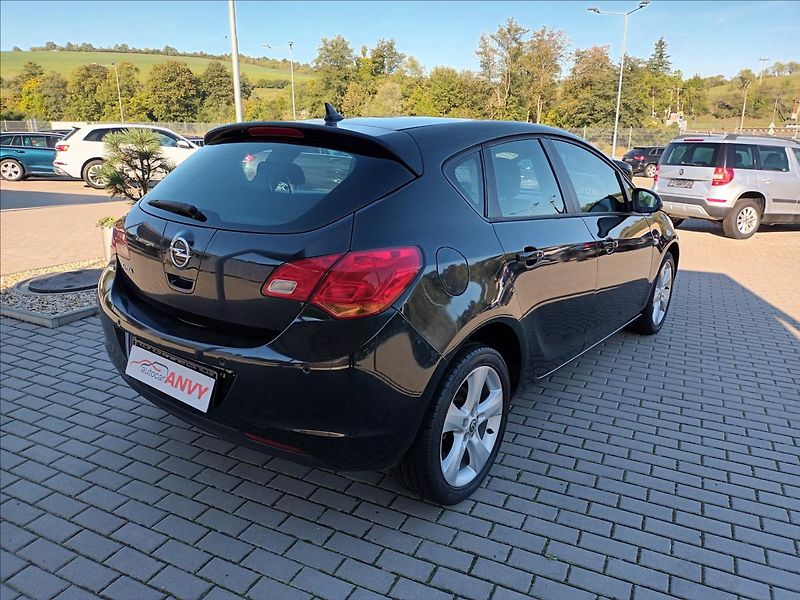 Opel Astra 1,6 i,85KW,KLIMA,PARKING - fotka 5 z 42