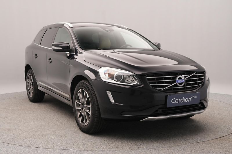 Volvo XC60 D4 AWD SUMMUM AUT CZ 1.maj - fotka 12 z 40