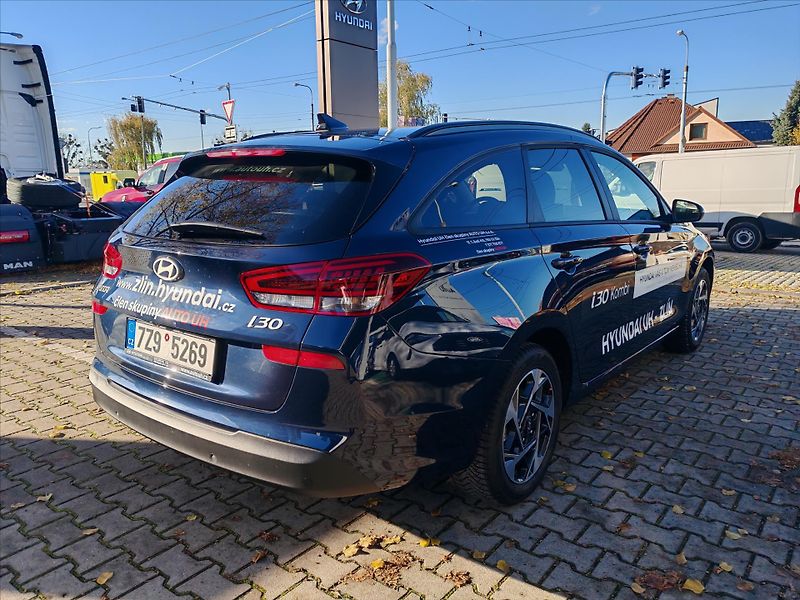 Hyundai i30 1,5 i  GO Czech! - fotka 4 z 10