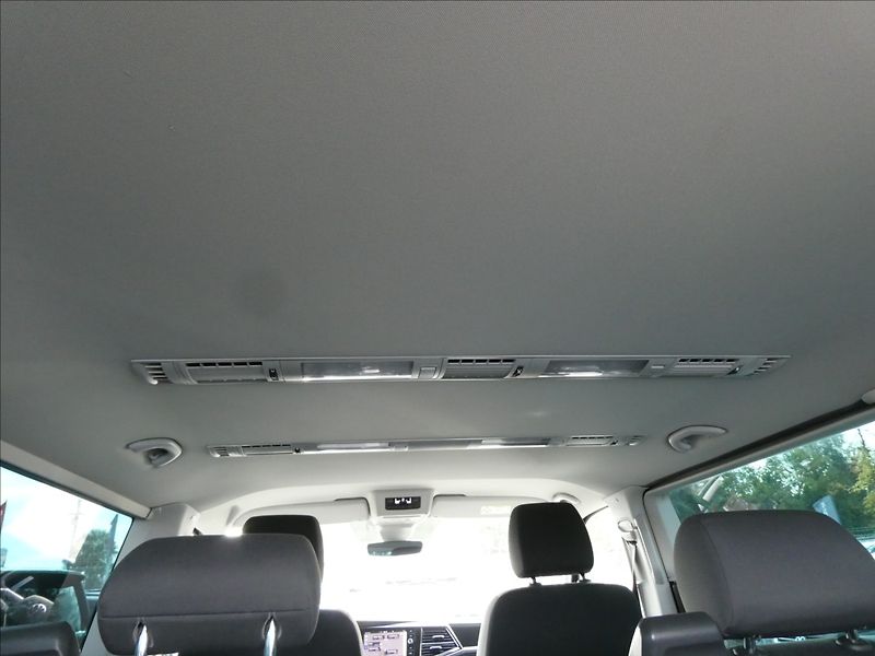 Volkswagen Multivan 2,0 TDi110kW 1.majitel,DSG,4x4 - fotka 19 z 44