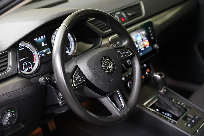 Škoda Superb - fotka 15 z 27
