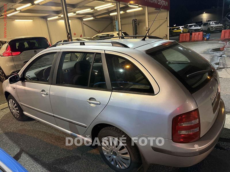 Škoda Fabia (2003) 1.4 16V, AC, STK 4/28 - fotka 2 z 3