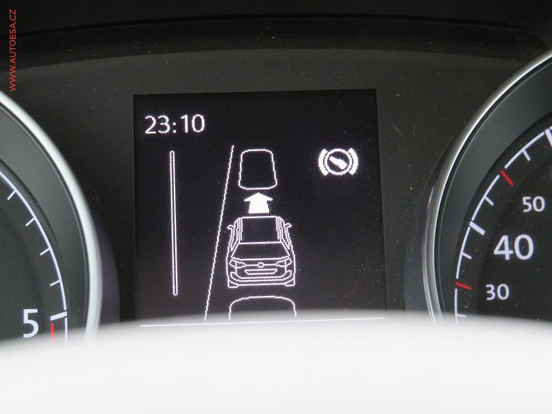 Volkswagen Golf (2018) 2.0TDi, Navi, park.čidla - fotka 24 z 31