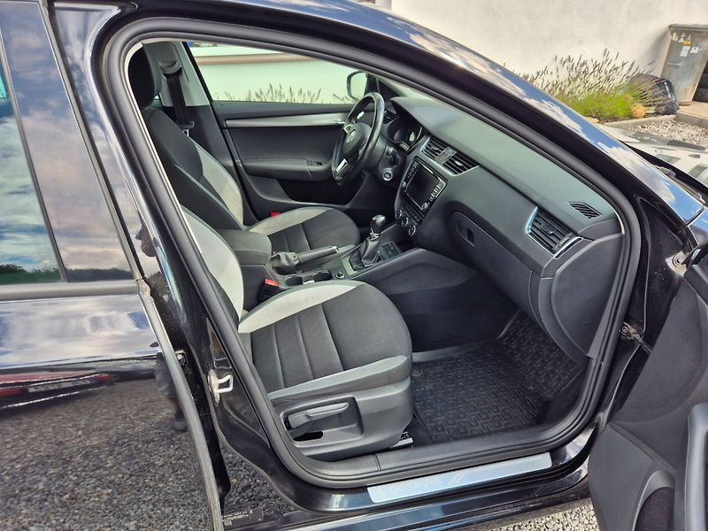 Škoda Octavia (2016) 2.0 TDI JOY TOP NAVI XENONY - fotka 11 z 36