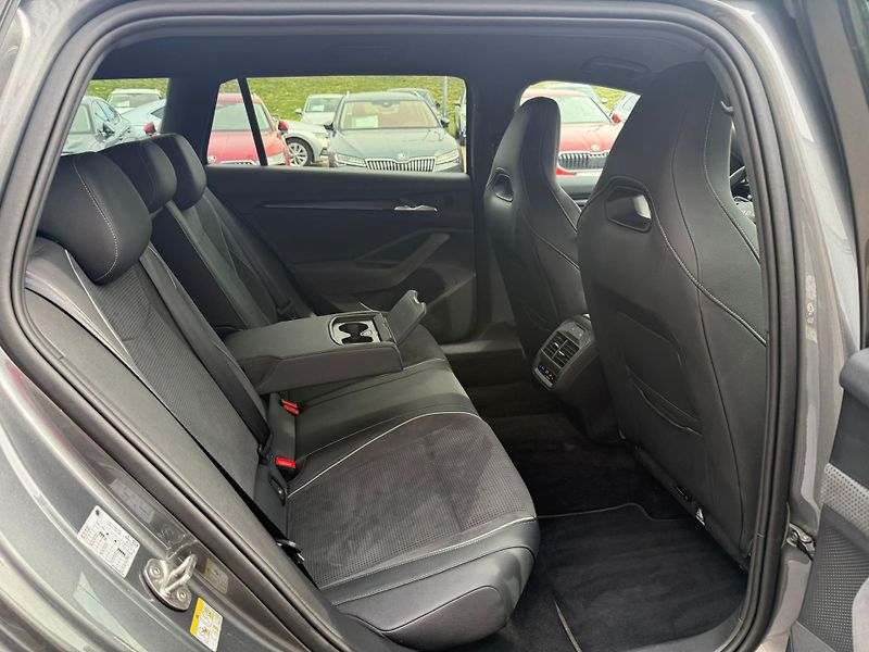 Škoda Superb Sportline 2.0 TDI 110kw DSG Co - fotka 21 z 25