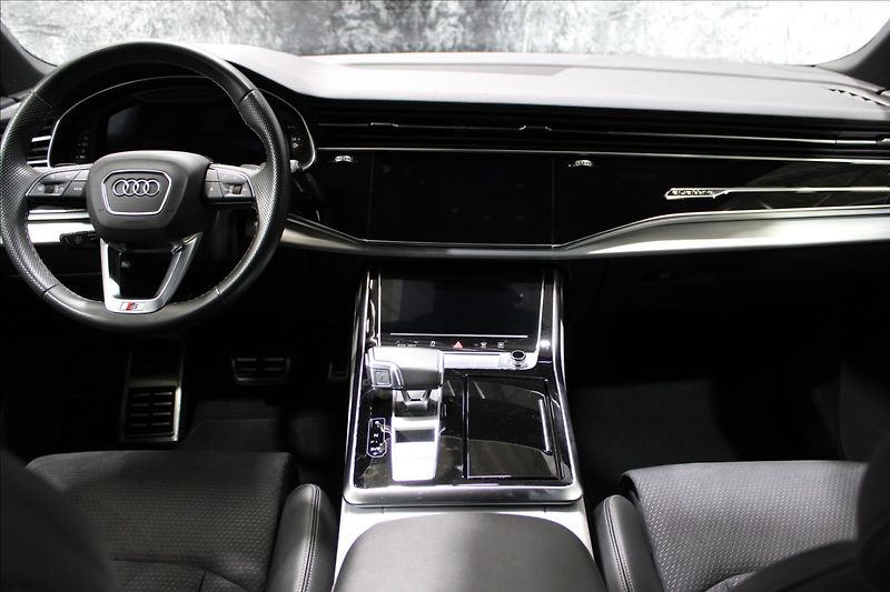 Audi Q7 3,0 TDI quattro S-Line - fotka 32 z 36