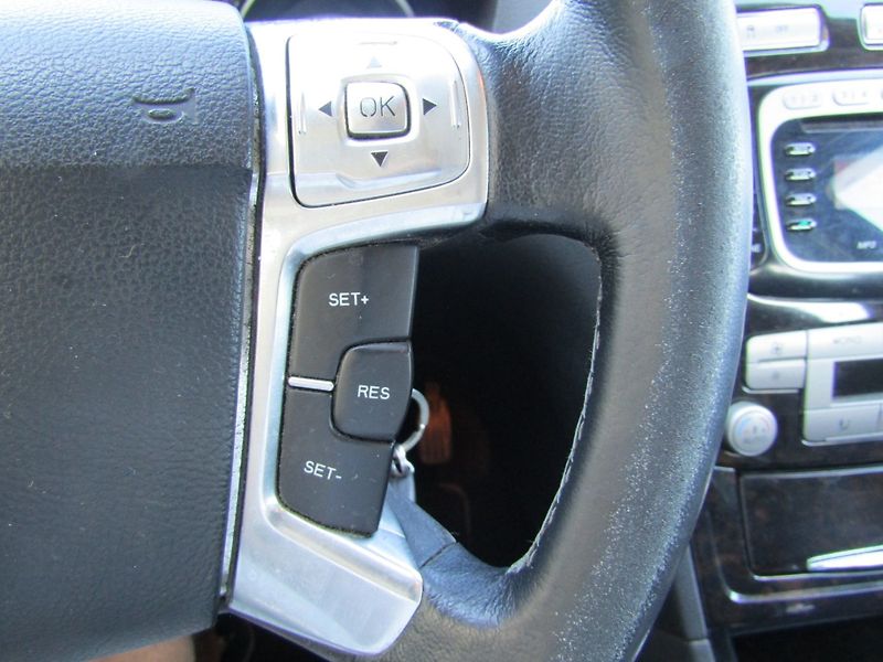 Ford Mondeo (2008) 2.0 TDCi GHIA 1.MAJITEL - fotka 33 z 43