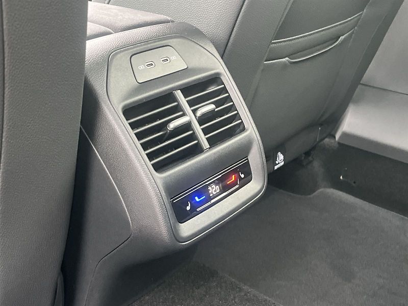 Škoda Superb (2026) Combi 2,0 TDI 4x4 DSG Sportlin - fotka 24 z 30