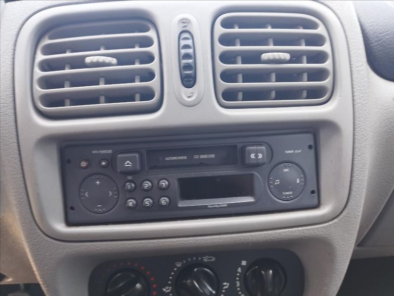 Renault Thalia 1,4 i 55KW - fotka 13 z 14