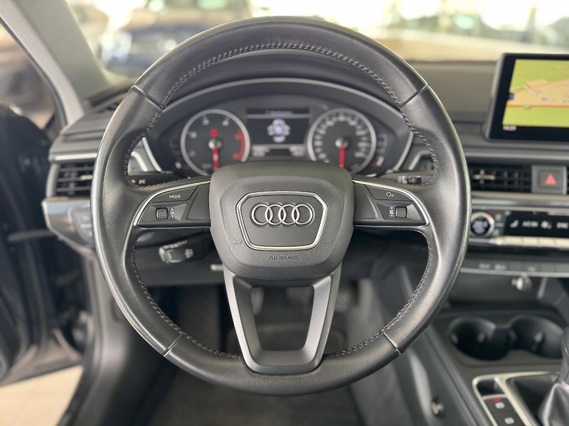 Audi A4 2,0TDI*MatrixLED*Navigace*PDC - fotka 24 z 34