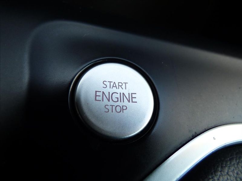 Volkswagen Golf 1,0 TSI Virtual Cockpit  Life - fotka 37 z 49