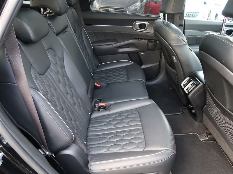 Kia Sorento 1,6 T-GDi195kW,PHEV,NovéČR,DPH - fotka 24 z 38
