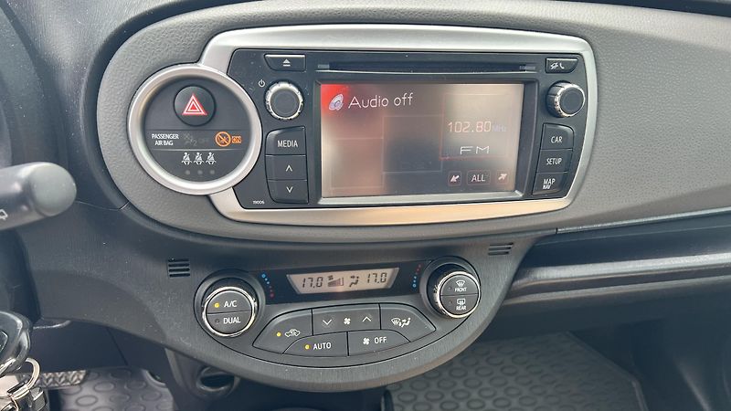 Toyota Yaris ACTIVE 1.33 VVTi, automat - fotka 10 z 11