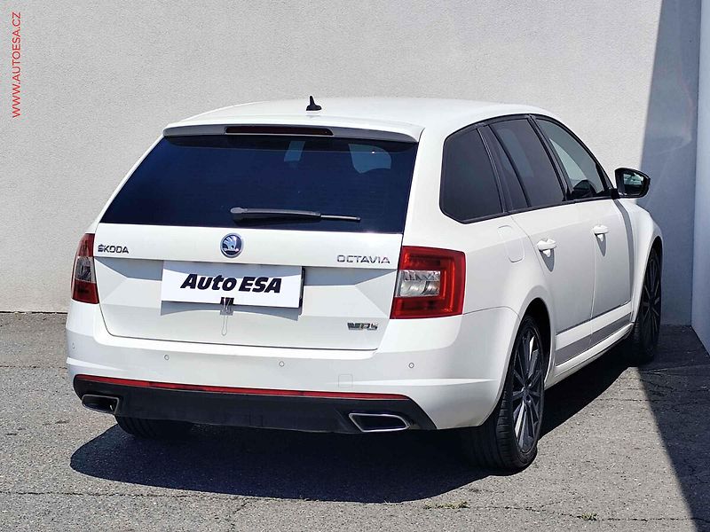 Škoda Octavia (2014) 2.0 TDi, ČR, Navi, bixen - fotka 4 z 27