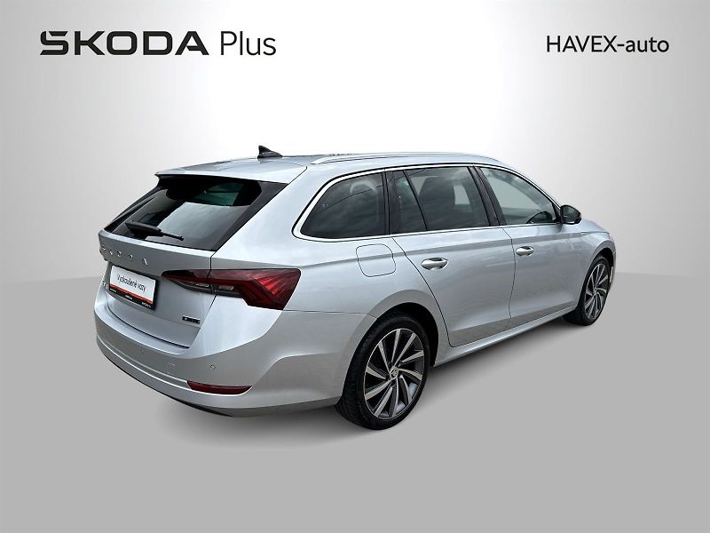 Škoda Octavia (2023) Combi 1.5 TSI M-HEV DSG Style - fotka 2 z 32