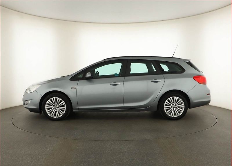 Opel Astra (2013) 1.4 T, Tempomat - fotka 3 z 12