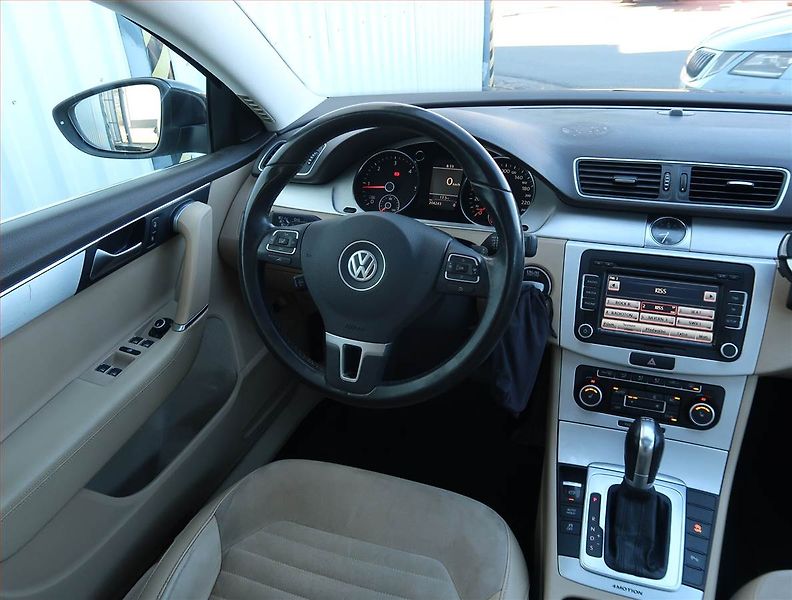 Volkswagen Passat (2011) Highline 2.0 TDI, 4X4 - fotka 7 z 24