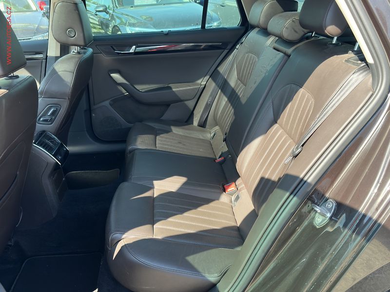 Škoda Superb (2015) 2.0 TDi 4x4, ČR, DSG, bixen - fotka 11 z 23