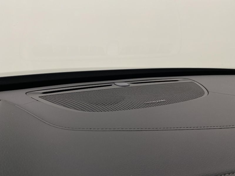Volvo XC90 T8 AWD PLUG-IN ULTIMATE BRIGHT - fotka 30 z 72