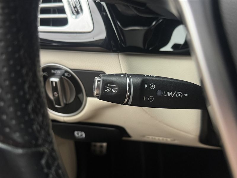 Mercedes-Benz CLS 3,0 DPH 4X4 H/K AMG LED ACC ČR - fotka 11 z 59