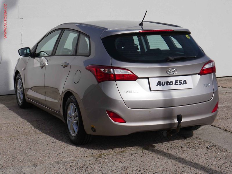 Hyundai i30 (2016) 1.6 GDi, ČR, AC, TZ, tempo - fotka 4 z 15