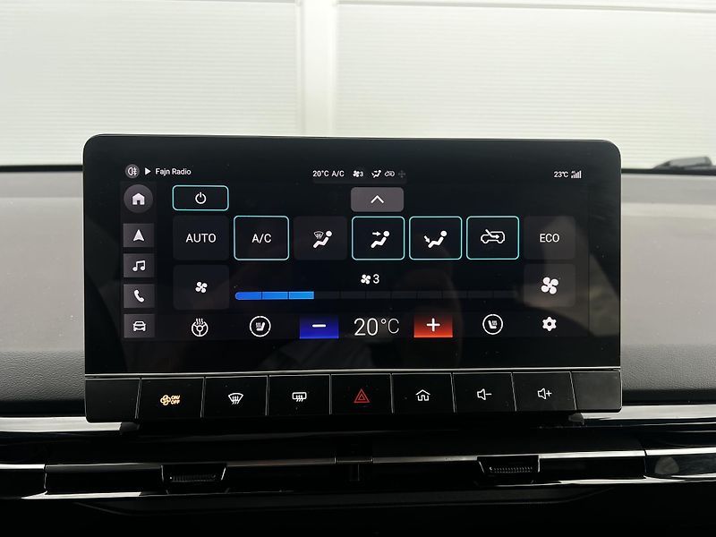 MG MG4 150kW 64kWh LUXURY 1.Maj DPH - fotka 13 z 23