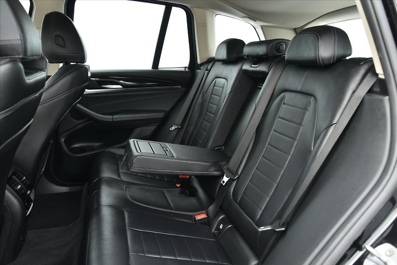 BMW X3 xDrive 20d 140kW XLine HEAD-UP - fotka 11 z 26