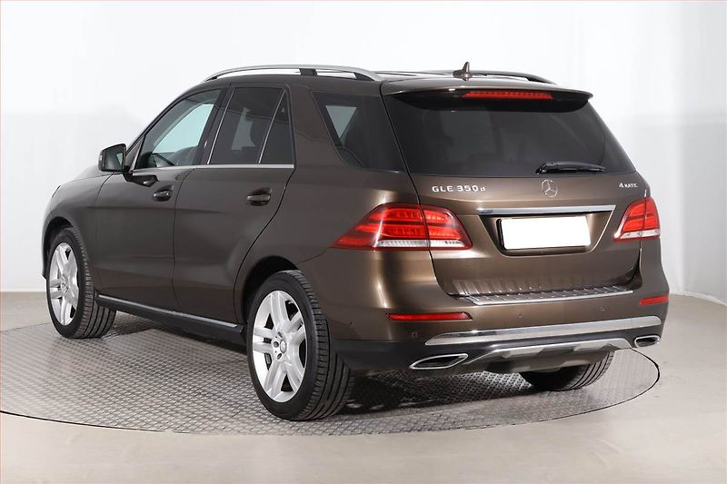 Mercedes-Benz GLE (2016) 350 d - fotka 4 z 27