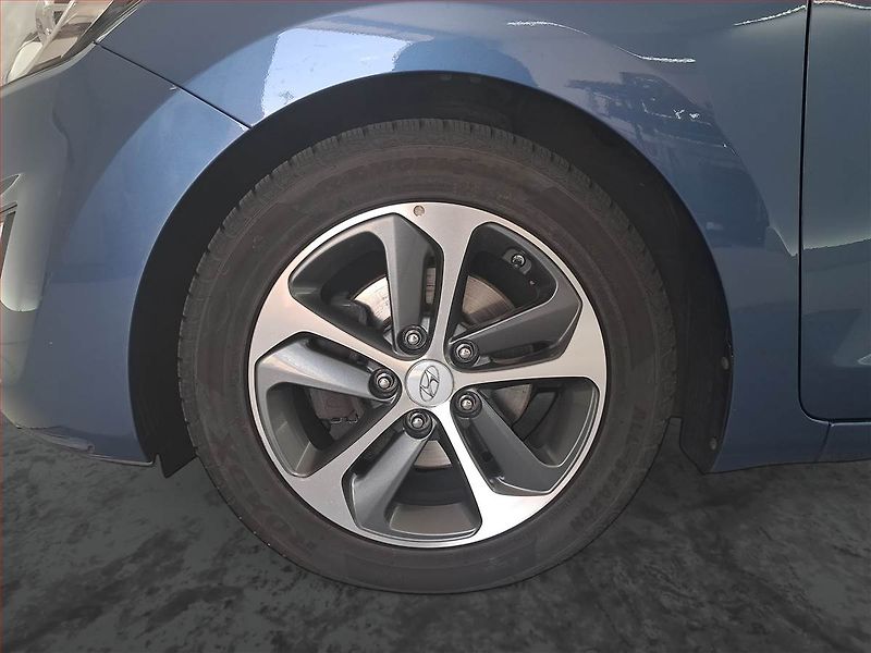Hyundai i30 (2016) 1.6 CRDi, Serv.kniha, Navi - fotka 14 z 15