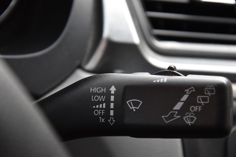 Škoda Rapid 1.6 TDi CR SPACEBACK STYLE - fotka 14 z 33