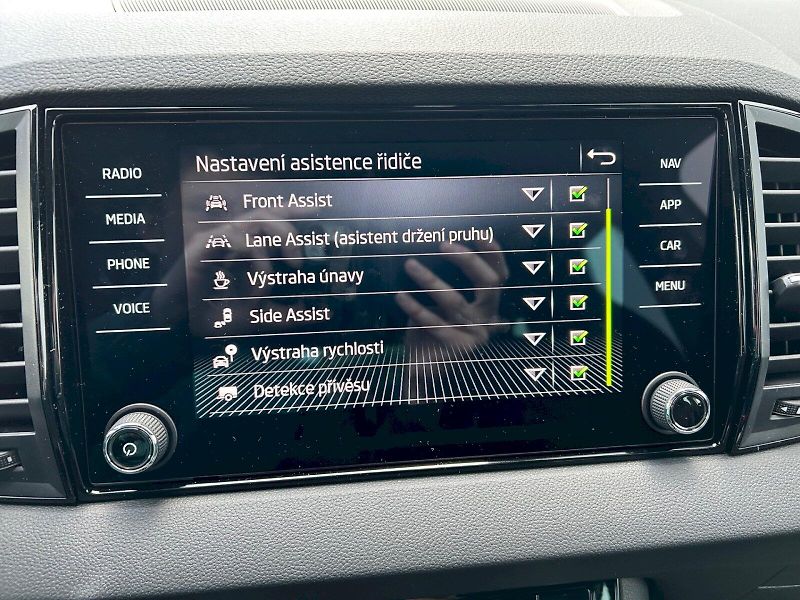 Škoda Karoq (2025) Sportline 2.0 TDI 110 kW DSG - fotka 23 z 35