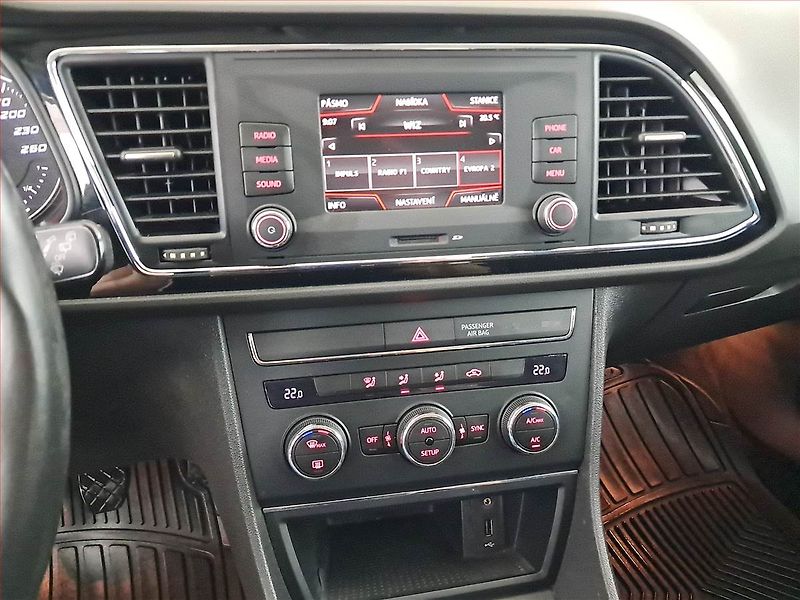 Seat Leon (2015) Style 1.2 TSI, Serv.kniha - fotka 12 z 19