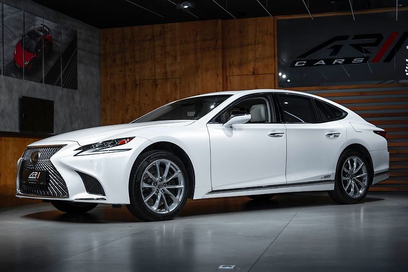 Lexus LS 500 H - fotografie inzerátu