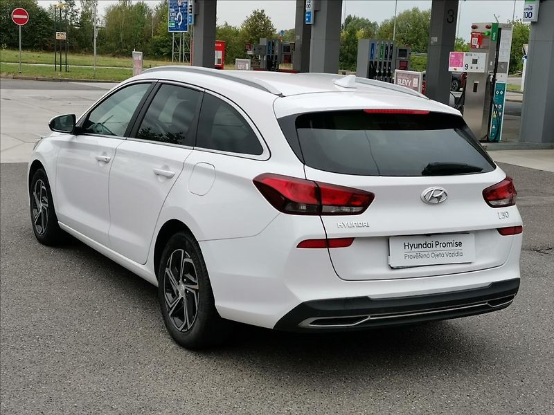 Hyundai i30 1,0 T-GDI Smart kombi - fotka 5 z 20
