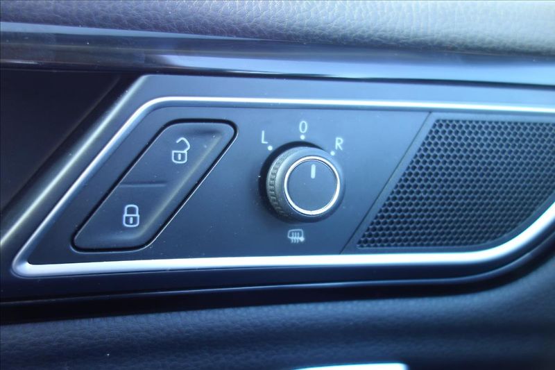Volkswagen Golf Sportsvan 1,4 TSi 110KW,ČR,HIGHLINE,DSG. - fotka 37 z 51