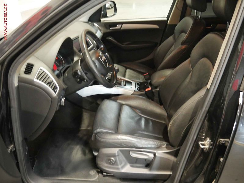 Audi Q5 (2012) 2.0 TDI, 2.maj, Kůže, AC - fotka 9 z 18