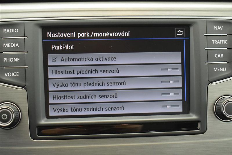 Volkswagen Golf Sportsvan 1,4 TSi, 1.maj,NAVI,XEN,LED - fotka 27 z 36