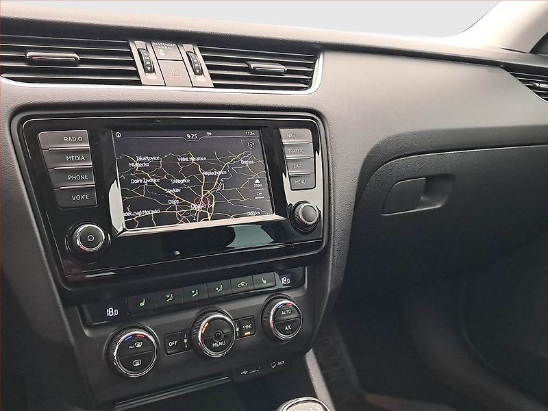Škoda Octavia (2015) Style 1.6 TDI, Serv.kniha - fotka 16 z 18