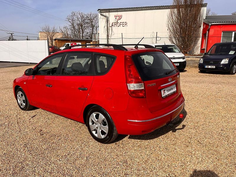 Hyundai i30 1.6CRDI 66kw - fotka 3 z 31